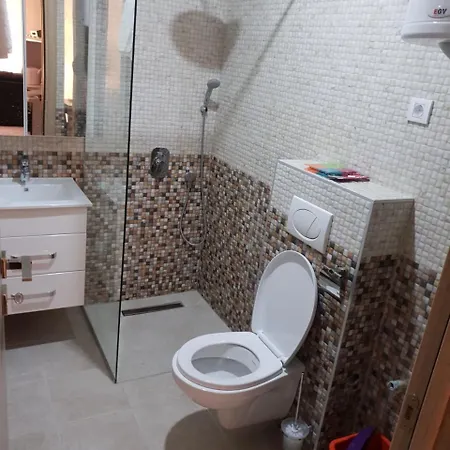 Orient Apartment *