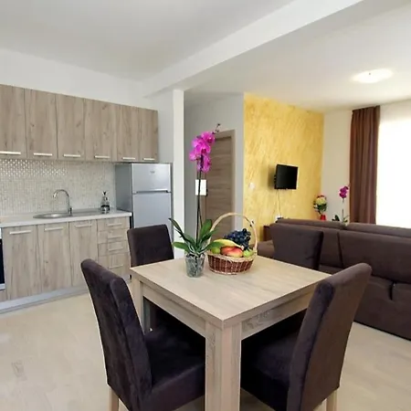 Orient Apartment